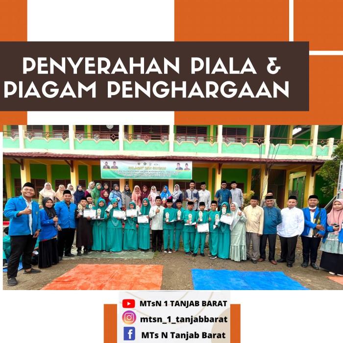 Penyerahan Piala dan Piagam Penghargaan pada Rangkaian Lomba Menyambut Hari Santri Nasional tahun 2023