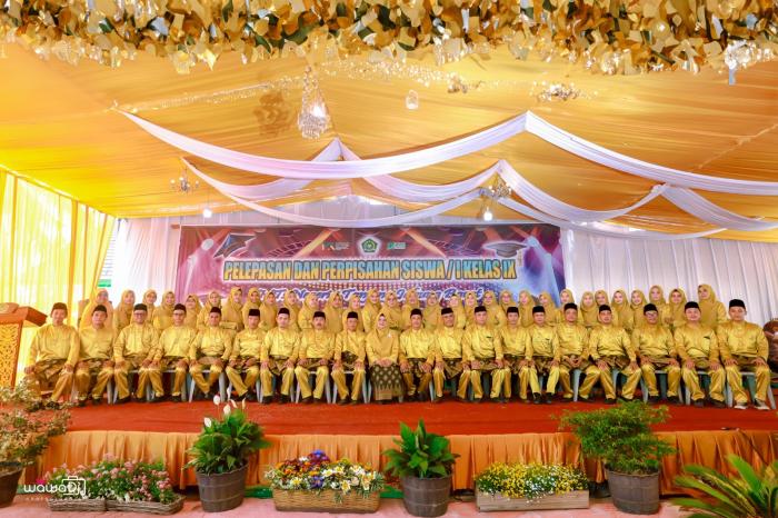 Pelepasan Siswa Kelas IX Tahun Pelajaran 2023/2024 Berlangsung Haru Dan Meriah