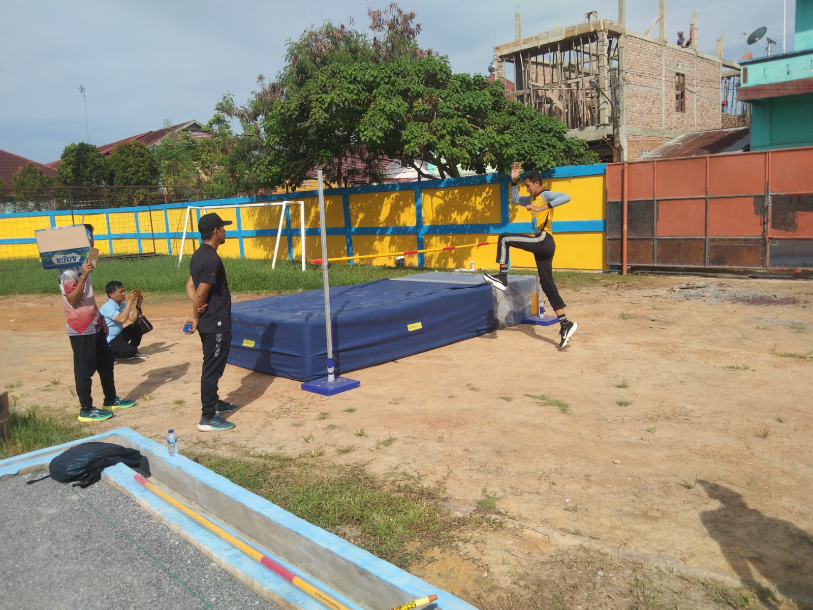 Wow Siswa MTsN 1 Tanjab Barat Borong piala Pada Kejuaraan Atletik Tingkat Kecamatan Tungkal Ilir