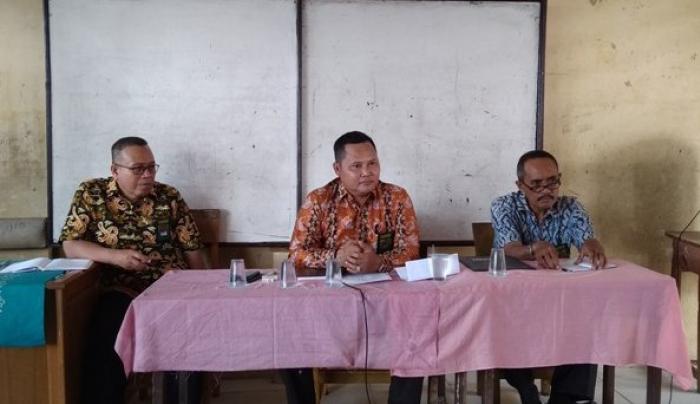 Kepala Madrasah Pimpin Rapat Anggota KKM MTsN 1 Tanjab Barat 