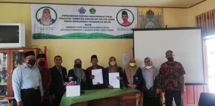 Pengabdian Kepada Masyarakat (PKM) UIN STS Jambi di MTsN 1 TANJUNG JABUNG BARAT