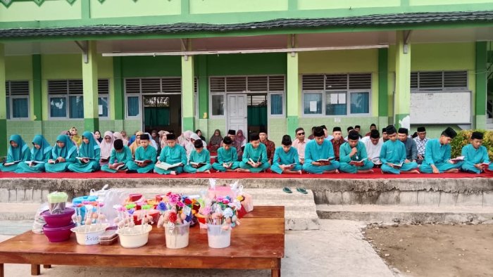 Gema Wahyu Ilahi, Ratusan Siswa MTsN 1 Tanjab Barat Khidmat Ikuti Khatam Al-Quran Massal