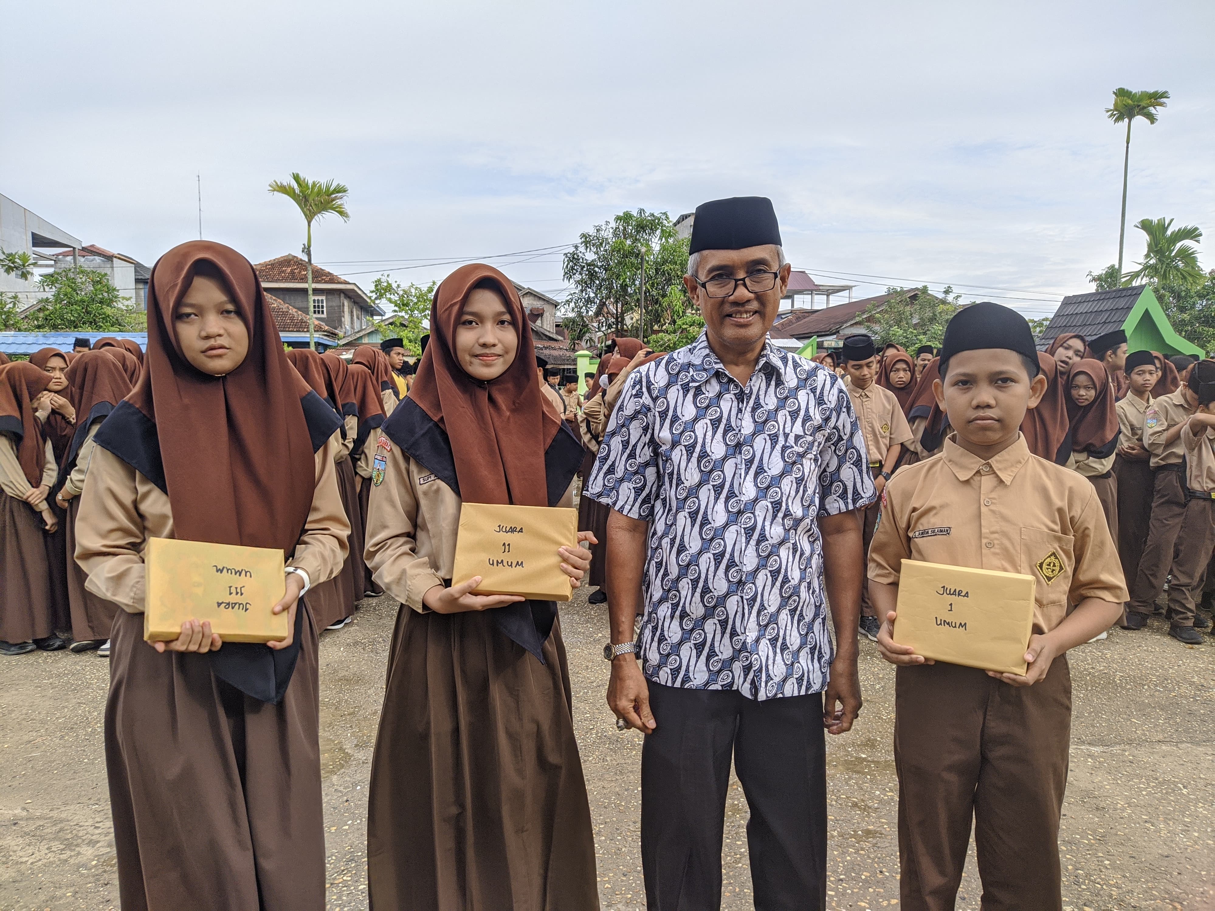 Selamat Ini Dia Juara Umum Akademik 1,2 dan 3  MTsN 1 Tanjab Barat Semester Ganjil TP 2024/2025