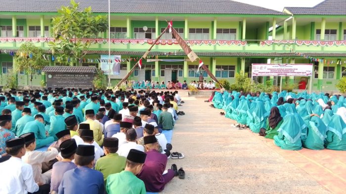 MTsN 1 Tanjab Barat Gelar Rutinitas Yasinan Jumat, Siswa Kelas 9D Sukses Jadi Petugas MTsN 1 Tanjab Barat Gelar Rutinitas Yasinan Jumat, Siswa Kelas 9D Sukses Jadi Petugas