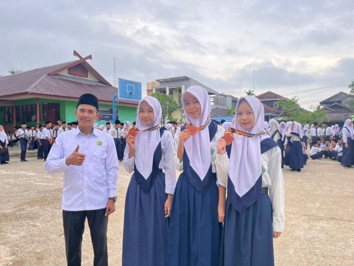 MTsN 1 Tanjab Barat Ukir Prestasi di Dunia Esport, Raih Perunggu Gubernur Cup Freefire 2025