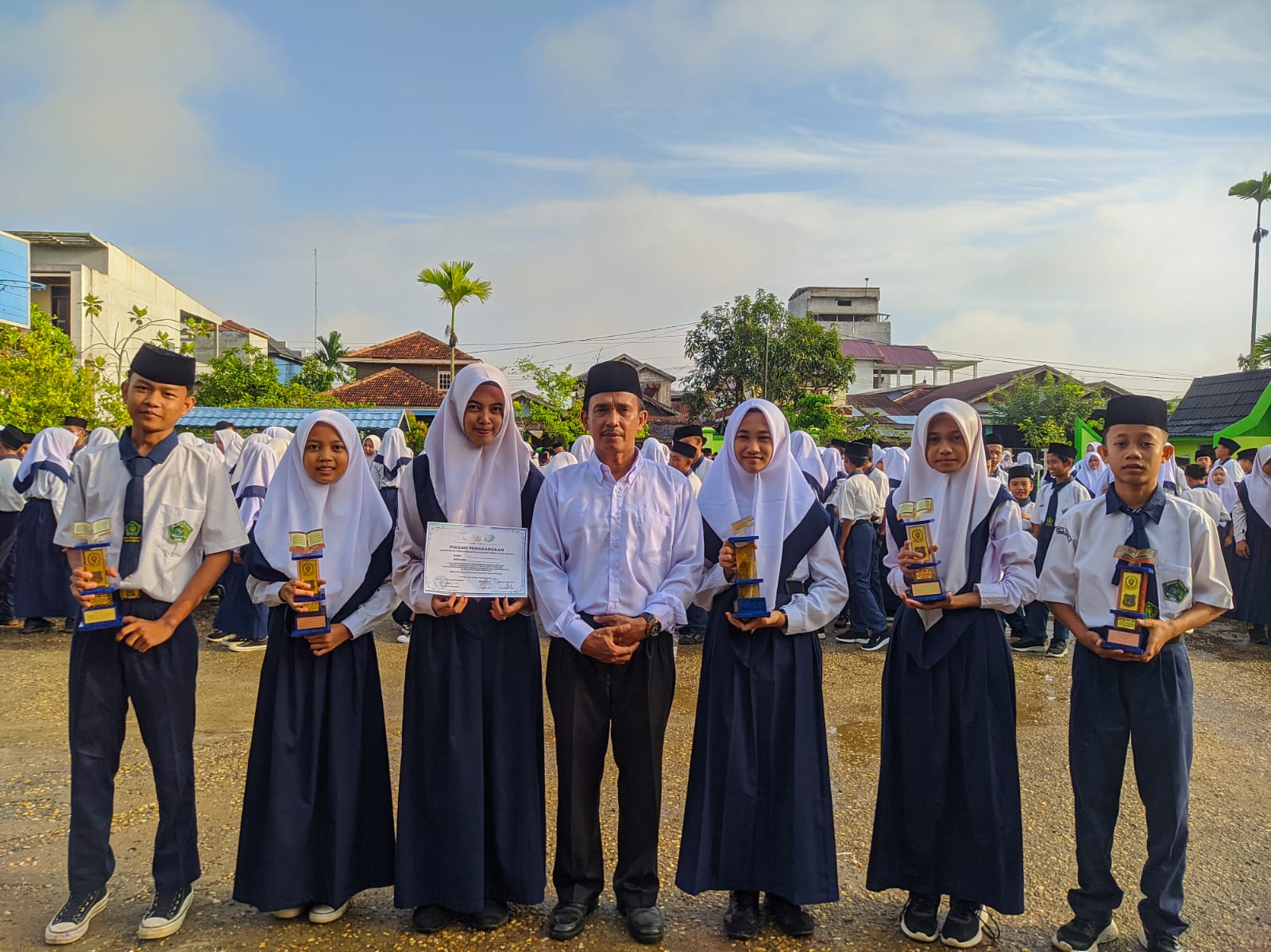 Inilah Sederet Prestasi Yang Diraih Siswa MTsN 1 Tanjab Barat Pada MTQ Tingkat Kabupaten Tanjung Jabung Barat Tahun 2024
