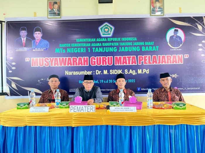 MTsN 1 Tanjab Barat Gelar MGMP Tingkatkan Kompetensi Guru
