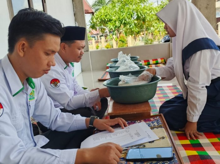 MTsN 1 Tanjab Barat Fasilitasi Pengumpulan Zakat Fitrah 1447 H: Memupuk Kepedulian di Bulan Suci Ramadhan
