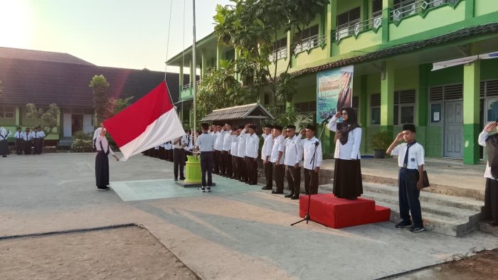 Pesan Waka Humas MTsN 1 Tanjab Barat: Jaga Konsistensi Belajar dan Tingkatkan Kedisiplinan Pesan Waka Humas MTsN 1 Tanjab Barat: Jaga Konsistensi Belajar dan Tingkatkan Kedisiplinan