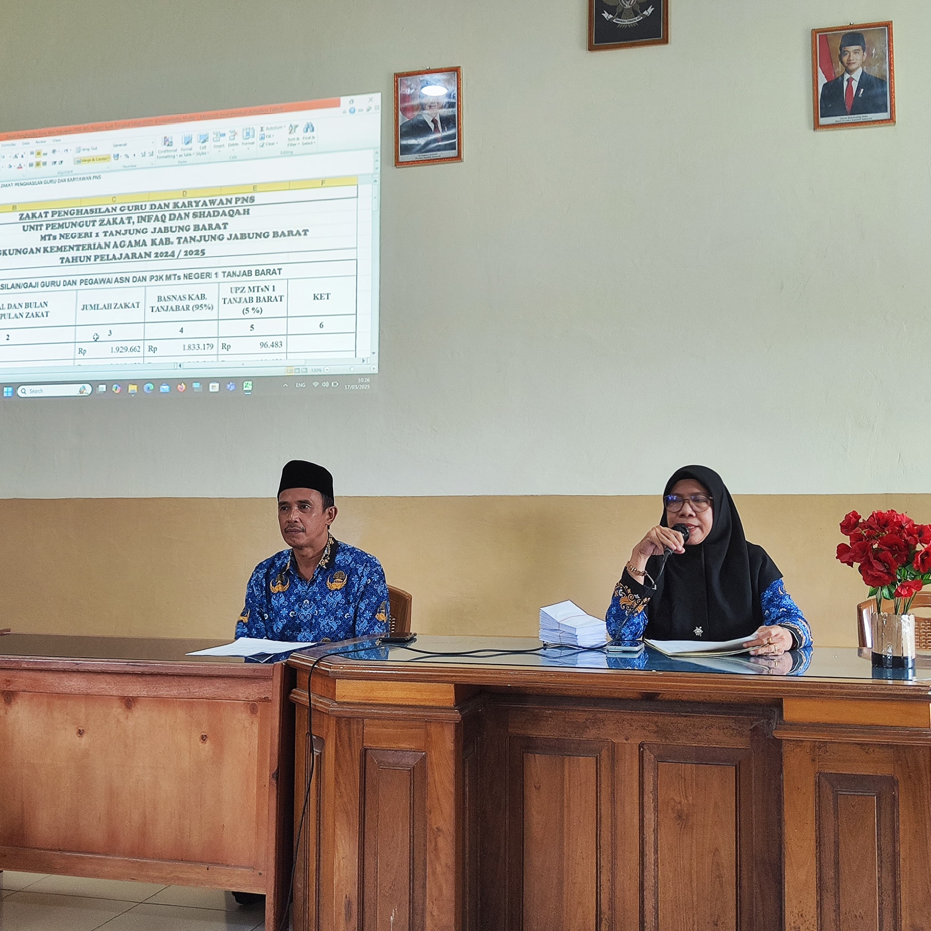 UPZ MTsN 1 Tanjab Barat Salurkan Zakat Penghasilan Guru dan Karyawan ASN